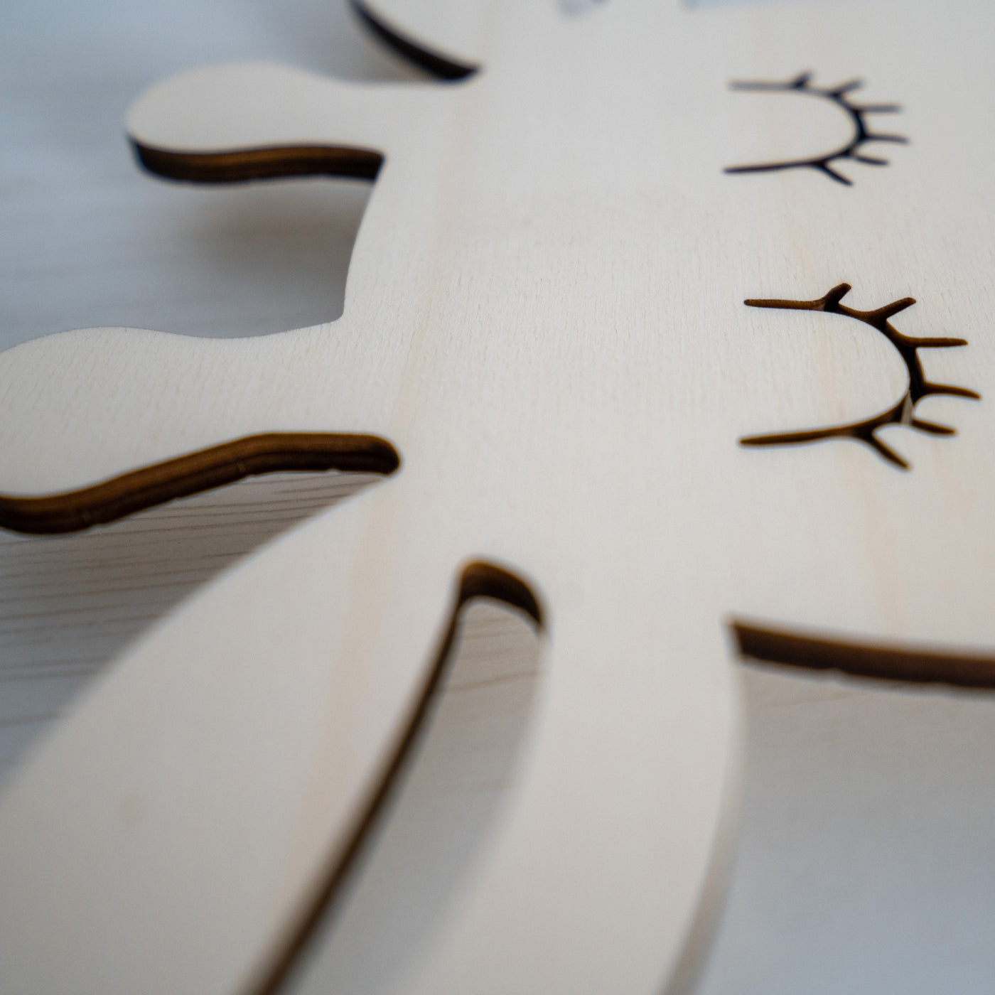 Personalisierte Wandleuchte Holz "Emilie die Giraffe"